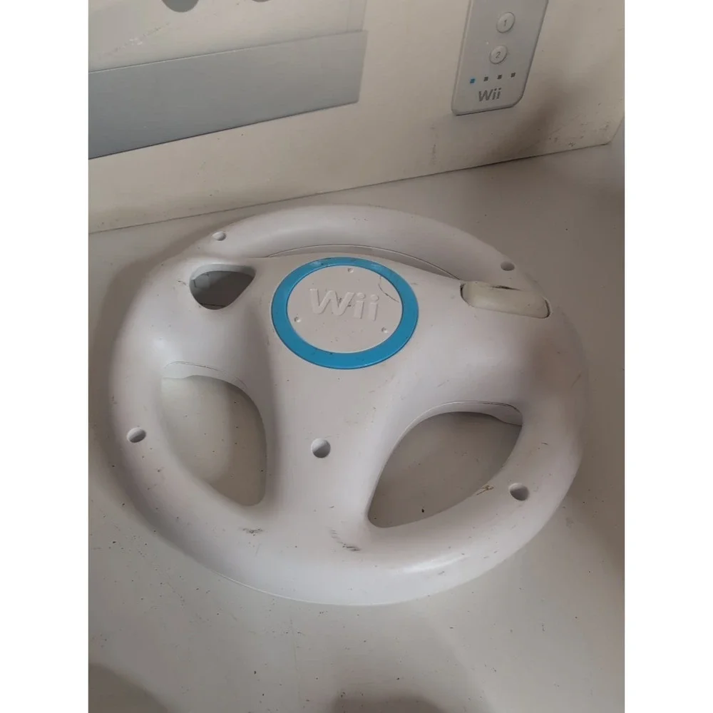 Nintendo RVL-101 Wii Console White w/ Box Controller Nunchuck Wheel And Wires